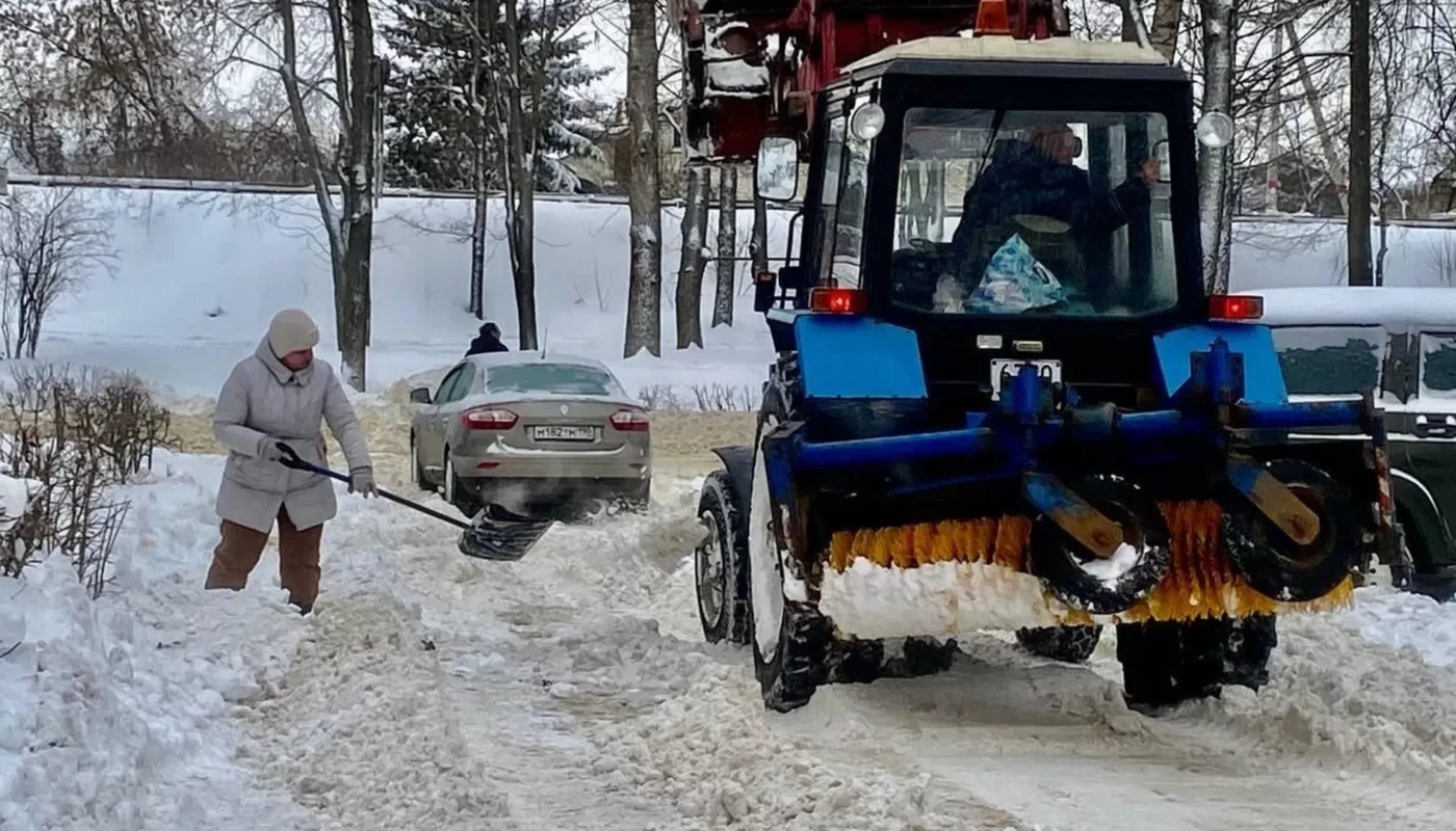 Воскресенцы помогли коммунальщикам справиться с последствиями снегопадов Общество 