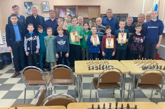 Воскресенский шахматный клуб провел очередной праздничный турнир Спорт 